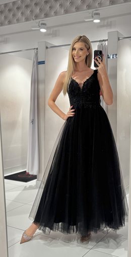 Sukienka długa tiulowa delikatne zdobienia czerń