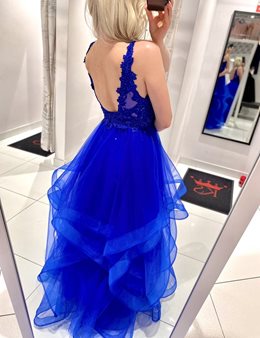 Długa sukienka tiul falbany na ramiączkach chaber