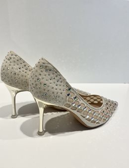 Szpilka po całości cekinki złoto