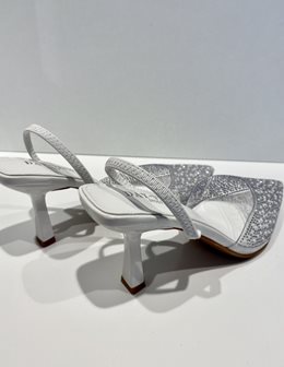 Czółenka cyrkoniowe gumka tył biel