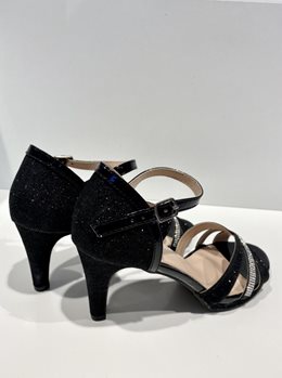 Szpilki ozdobny przód czerń