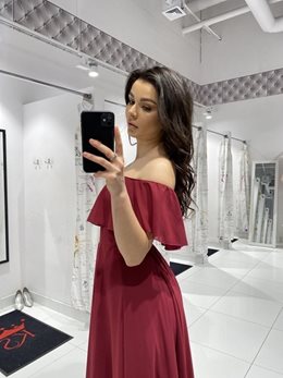 Długa lekka sukienka gładka hiszpanka bordo