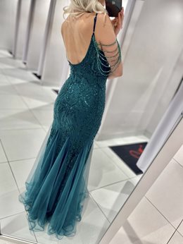 Sukienka długa cekinowa o kroju rybki zieleń