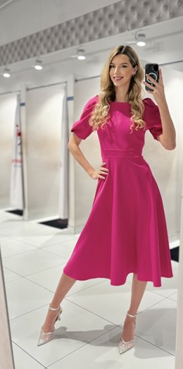 Sukienka midi bufiaste rękawki magenta