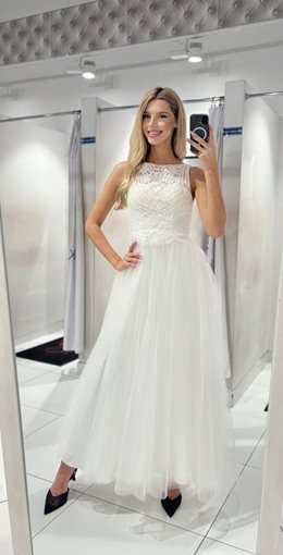 Sukienka długa ślubna zabudowana ozdobna góra biel