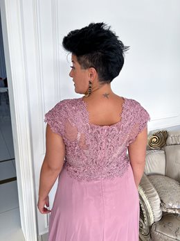 Sukienka długa z rękawkiem zdobienia róż