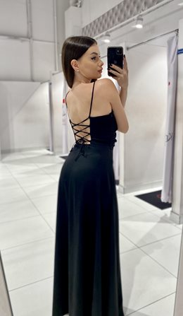 Sukienka długa na ramiączkach wiązana błysk czerń